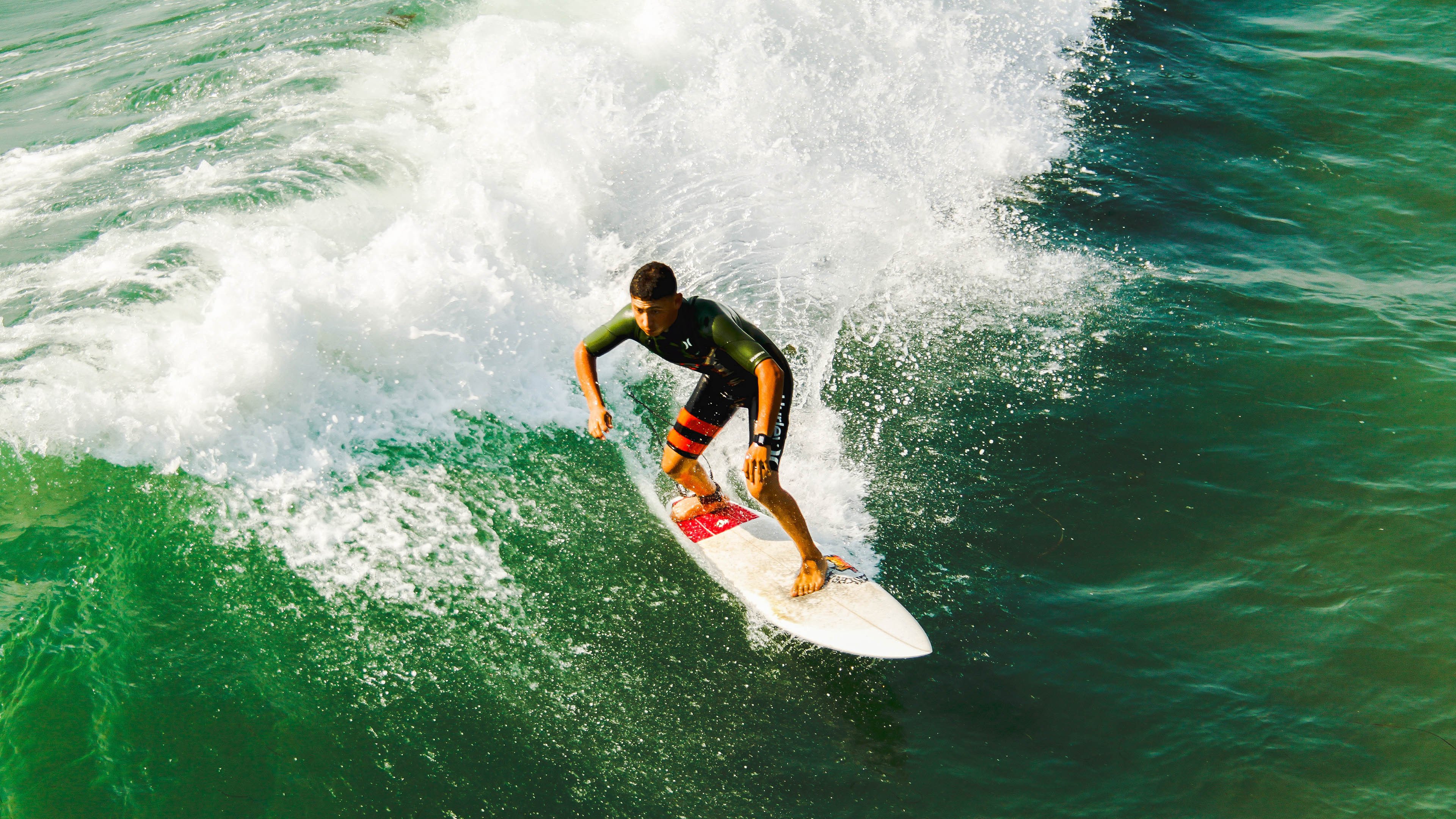 艾比·德尔福:稳如磐石的防守能力,为南非队提供稳定支持,艾比德什么意思